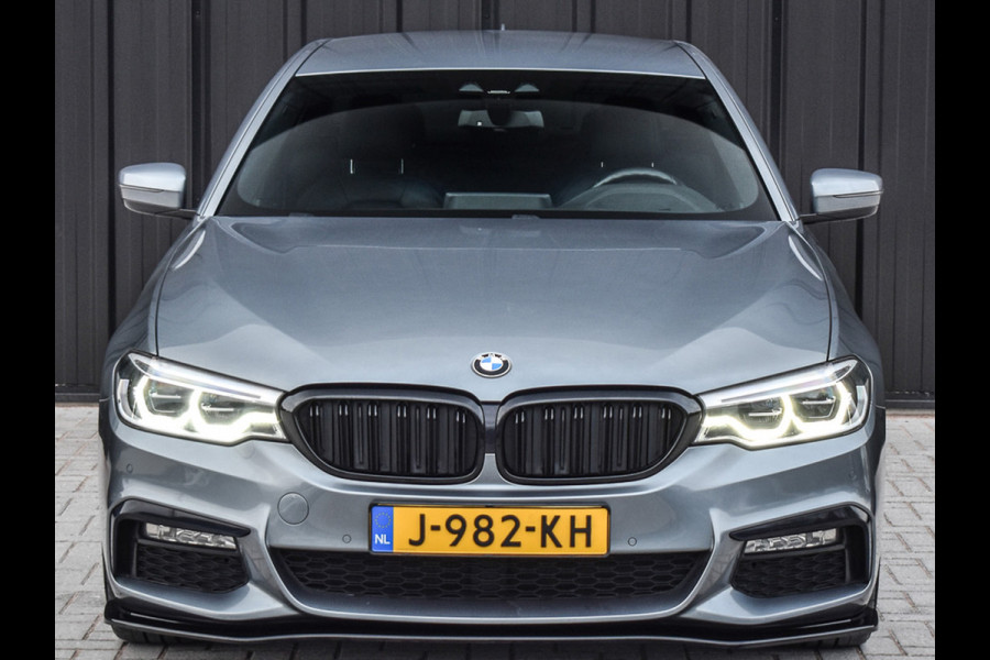 BMW 5 Serie 540i High Executive M-SPORT | HEAD UP | ACHTERUITRIJ CAMERA | STOEL- EN STUUR VERWARMING | HARMAN / KARDON AUDIO | AMBIANCE INTE