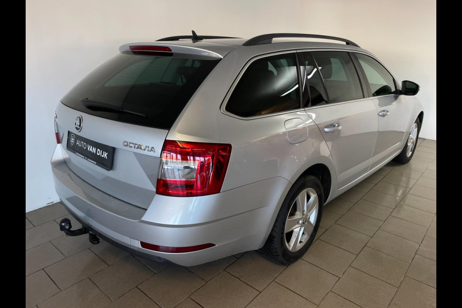 Škoda Octavia Combi 1.6 TDI Greentech Ambition Business AIRCO NAVI CRUISE APPLE CARPLAY STOELVERW VELGEN PRIVACYGL ZEER NETTE AUTO