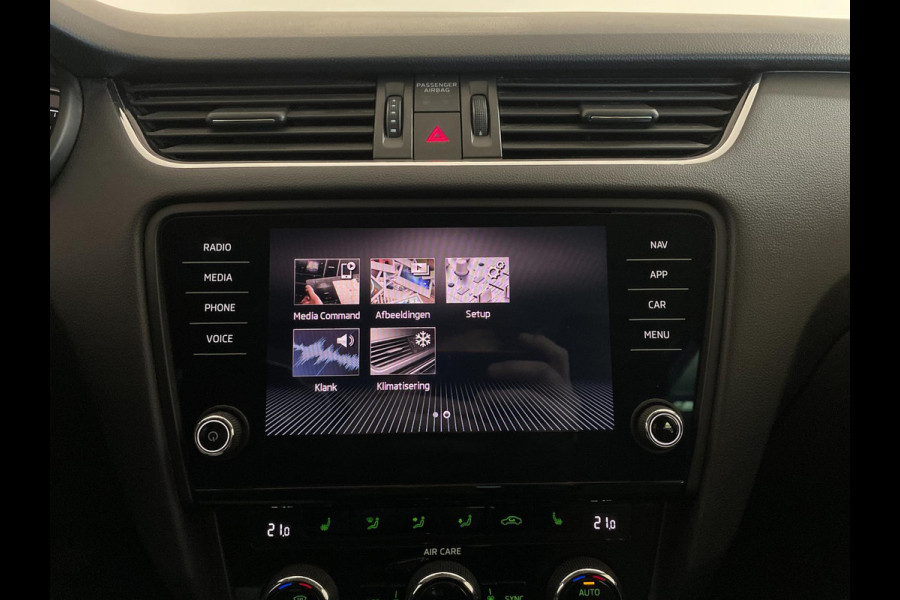 Škoda Octavia Combi 1.6 TDI Greentech Ambition Business AIRCO NAVI CRUISE APPLE CARPLAY STOELVERW VELGEN PRIVACYGL ZEER NETTE AUTO