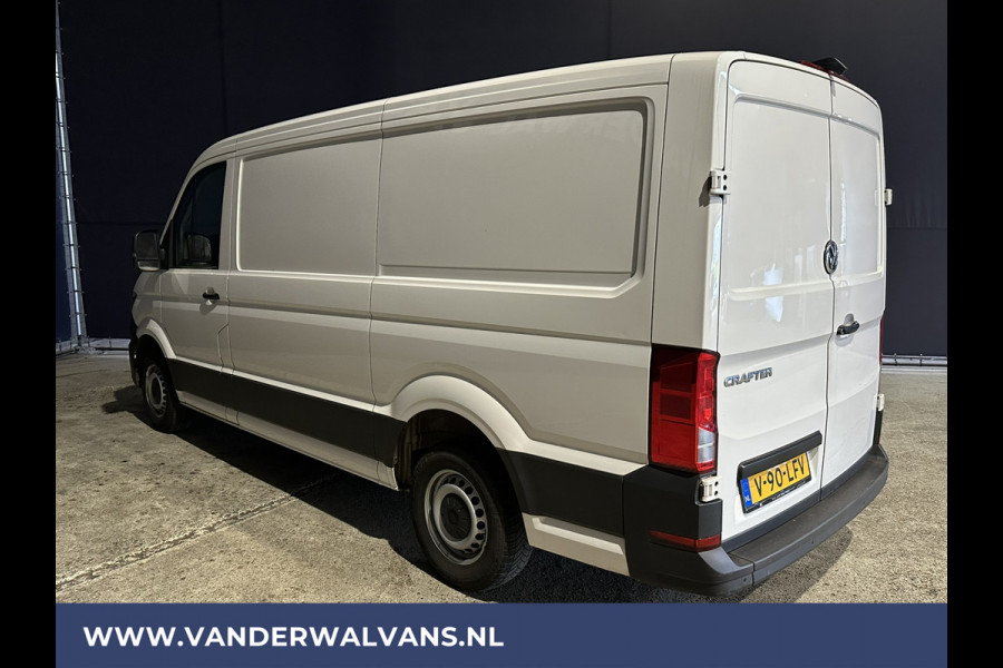 Volkswagen Crafter 2.0 TDI 141pk L3H2 L2H1 Euro6 Airco | Camera | Apple Carplay | Android Auto Parkeersensoren, Bijrijdersbank