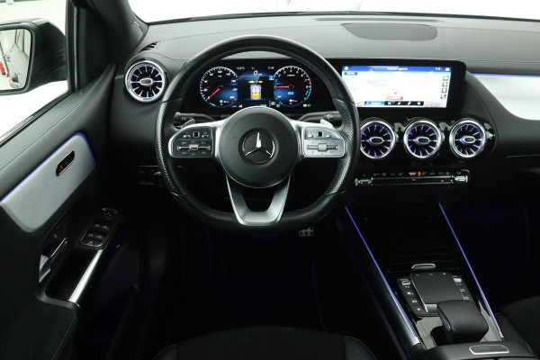 Mercedes-Benz B-Klasse 250e AMG Night | Stoelverwarming | Camera | Carplay | Sfeerverlichting | Leder/Alcantara | Full LED | Widescreen