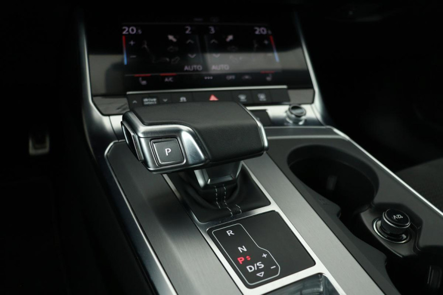 Audi A6 55TFSIe quattro 386pk S Line | Adaptive cruise | Stoelverwarming | Trekhaak | Carplay | Matrix LED | Half leder | Navigatie