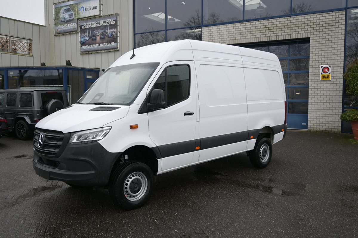 Mercedes-Benz Sprinter 319 CDI 4x4 L2H2 AWD Pro 4x4, LED verlichting, Smartphone integratie