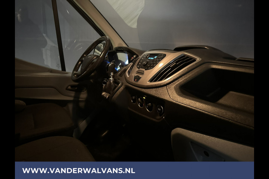 Ford Transit 2.0 TDCI L2H2 Euro6 Airco | Imperiaal | Trap | Cruisecontrol | Trekhaak | Parkeersensoren Bijrijdersbank