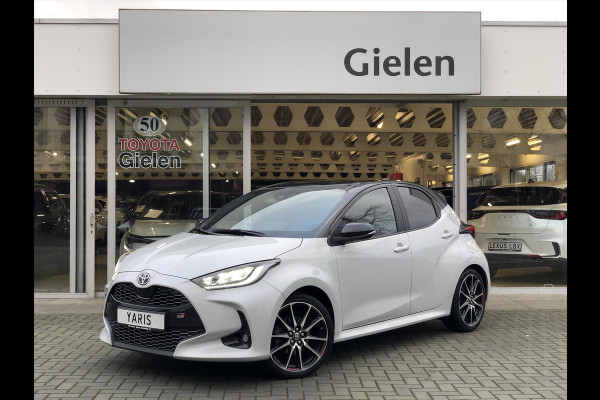 Toyota Yaris 1.5 Hybrid GR Sport | JBL, Dodehoekherkenning, Stoelverwarming, Smart connect, Dynamic Grey, Keyless, CarPlay, Half Leer