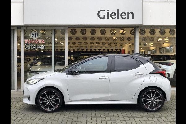 Toyota Yaris 1.5 Hybrid GR Sport | JBL, Dodehoekherkenning, Stoelverwarming, Smart connect, Dynamic Grey, Keyless, CarPlay, Half Leer