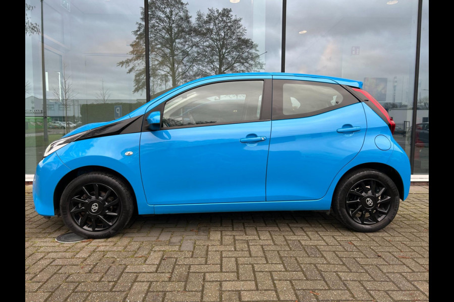 Toyota Aygo 1.0 VVT-i x-play - Automaat - Airco - Media - Parkeerhulp - Org.NL