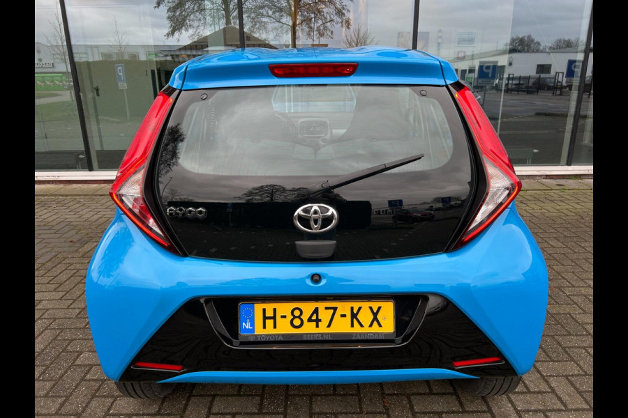 Toyota Aygo 1.0 VVT-i x-play - Automaat - Airco - Media - Parkeerhulp - Org.NL