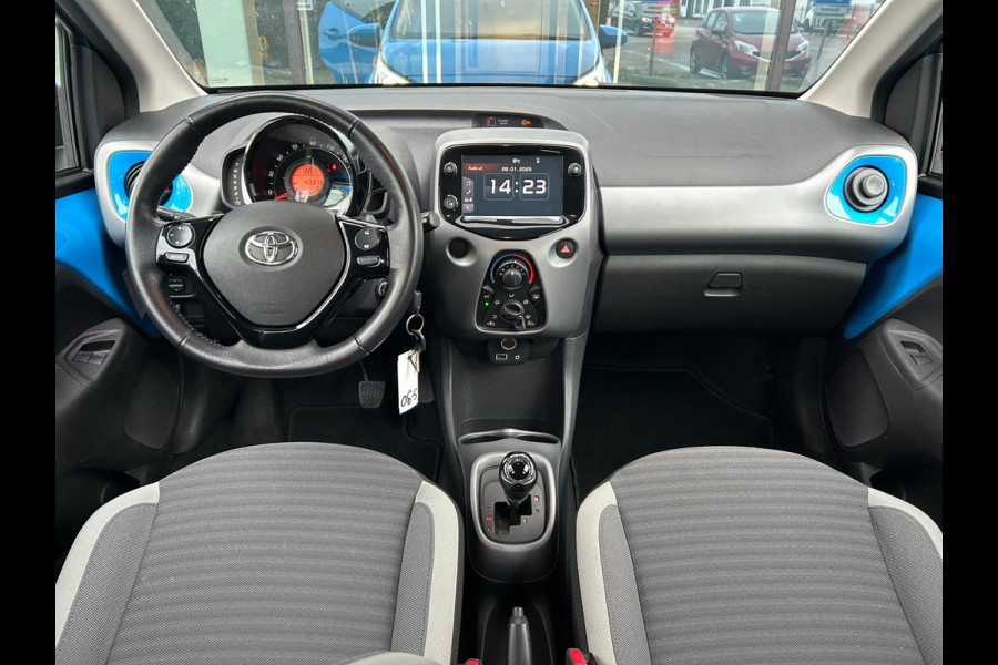 Toyota Aygo 1.0 VVT-i x-play - Automaat - Airco - Media - Parkeerhulp - Org.NL