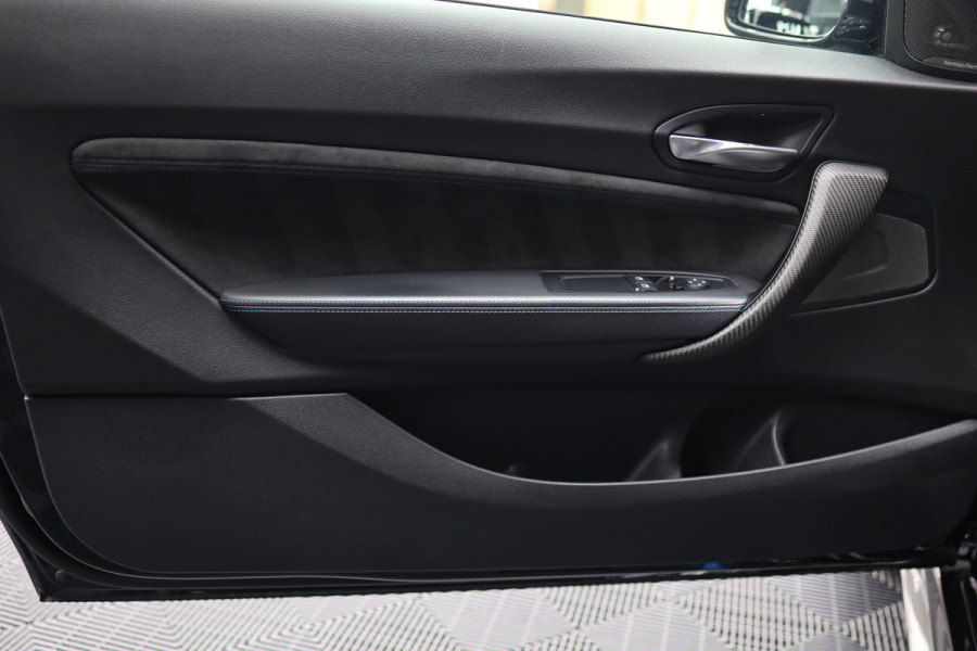 BMW M2 Coupé M2 DCT | CS Stoelen | CS Stuur | Carbon parts | Target Blue eye en Laser Track Flare tegen meerprijs €2.750,00 |