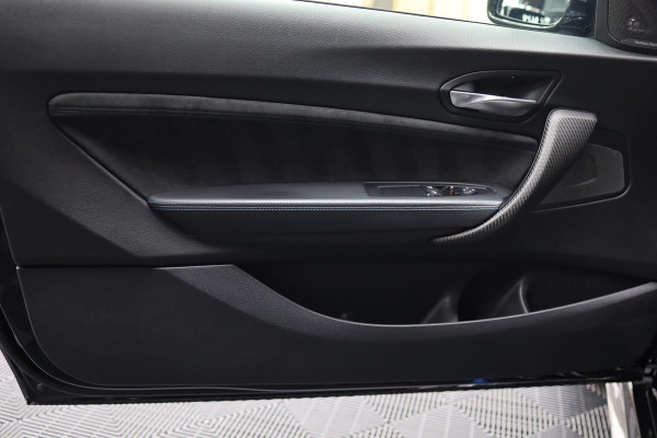 BMW M2 Coupé M2 DCT | CS Stoelen | CS Stuur | Carbon parts | Target Blue eye en Laser Track Flare tegen meerprijs €2.750,00 |