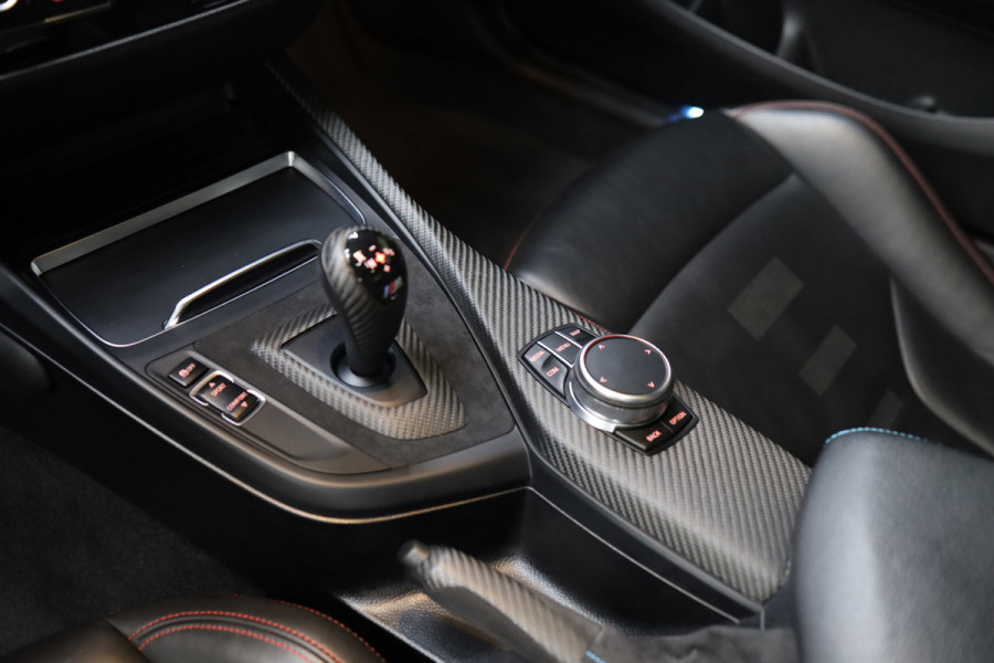 BMW M2 Coupé M2 DCT | CS Stoelen | CS Stuur | Carbon parts | Target Blue eye en Laser Track Flare tegen meerprijs €2.750,00 |
