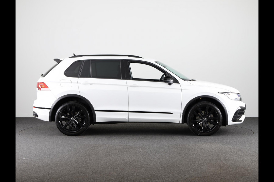 Volkswagen Tiguan 1.4 TSI eHybrid R-Line Business+ 245 pk Automaat (DSG) | Navigatie | Parkeersensoren (Park assist) | Achteruitrijcamera | Stoelverwarming | Black Style pakket |