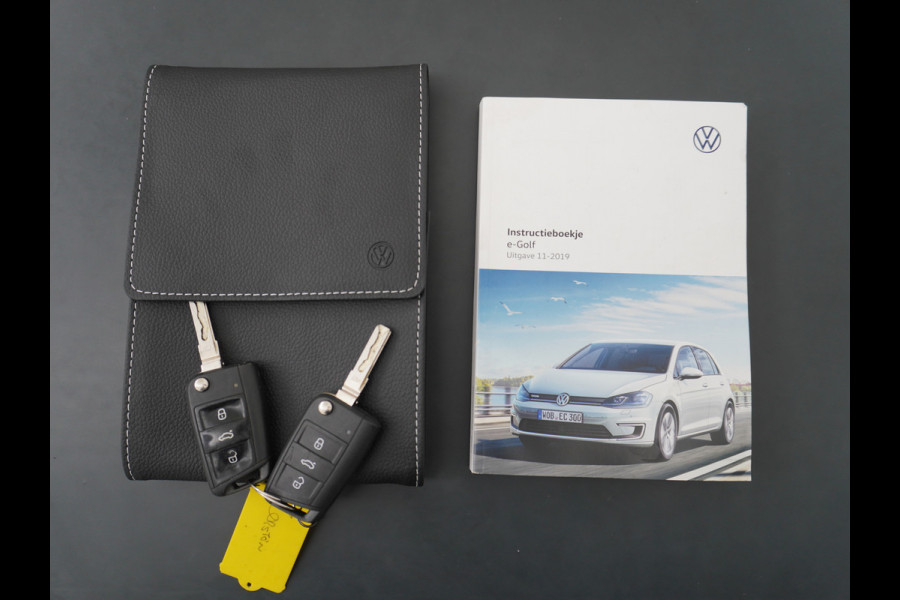 Volkswagen e-Golf 5drs Navi-Fullmap Ecc Adaptieve Cruise-Control Bluetooth Led Pdc Regen-Lichtsensor Select drive Car-Net App-Connect Elec.ramen en Spiegels E-DITION 1e Eigenaar!