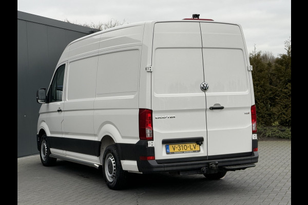 Volkswagen Crafter 35 2.0 TDI 141 PK / L3H3 / AIRCO / CRUISE / CAMERA / 3-ZITS / 3 TONS TREKHAAK / 3000 KG AHG