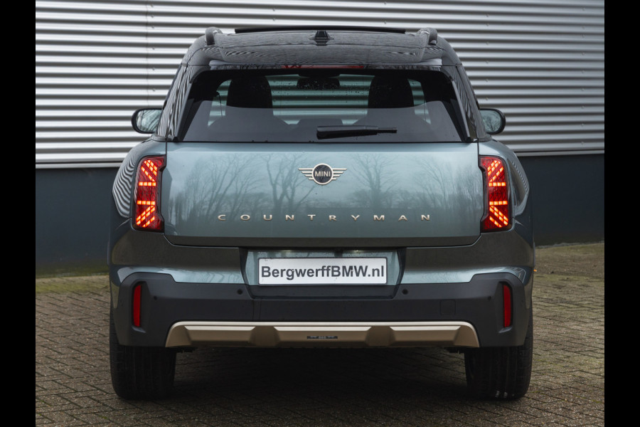 MINI Countryman 1.5 C Favoured - XL Pakket - Pano - Trekhaak - Head-Up