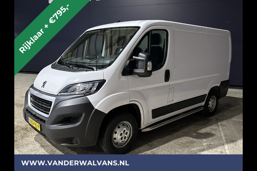 Peugeot Boxer 2.2 BlueHDi 120pk L1H1 RIJKAAR Euro6 Airco | Camera | Navigatie | Cruisecontrol Sidebars, Parkeersensoren, Bijrijdersbank, 2500kg trekvermogen