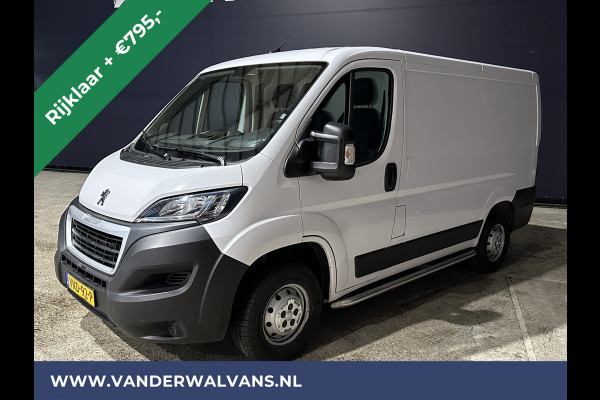 Peugeot Boxer 2.2 BlueHDi 120pk L1H1 RIJKAAR Euro6 Airco | Camera | Navigatie | Cruisecontrol Sidebars, Parkeersensoren, Bijrijdersbank, 2500kg trekvermogen