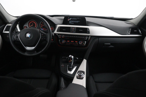 BMW 3-serie 320i Corporate Lease Executive(NL-auto, Dealer OnderH, Navi, Parkeersensoren, Sportstoelen, Climate Con, Etc)