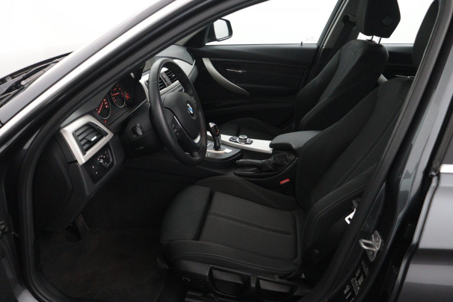 BMW 3-serie 320i Corporate Lease Executive(NL-auto, Dealer OnderH, Navi, Parkeersensoren, Sportstoelen, Climate Con, Etc)