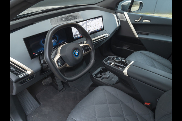 BMW iX M60 - Trekhaak - Bowers & Wilkins - Laser Light - Driving Ass Prof - Stoelventilatie