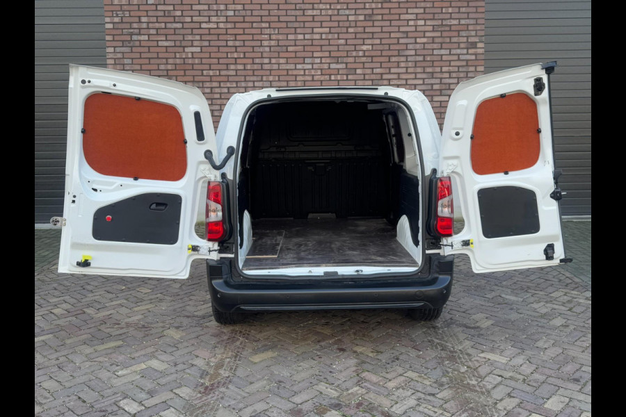 Opel Combo 1.5D L2H1 Edition / 100 PK / Navigatie / Cruise Control / Parkeersensoren / Gatelock / 1e Eigenaar