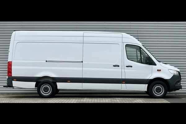 Mercedes-Benz Sprinter 317 CDI L3H2 RWD Mercedes-Benz Sprinter 317 CDI L4H2 RWD