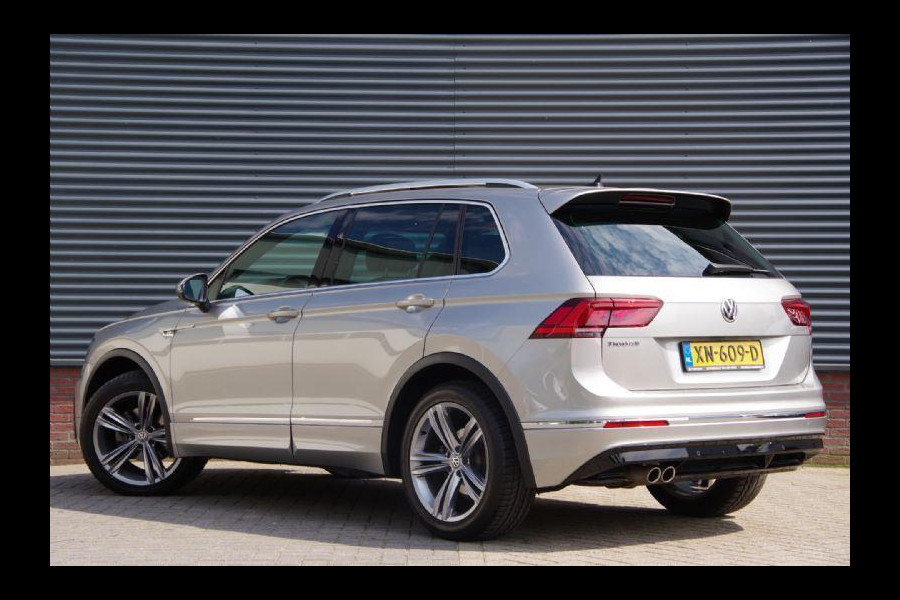 Volkswagen Tiguan 1.5 TSI ACT Highline Business R-Line AUT. PANO, LED, LEDER, ACC, VIRTUAL COCKPIT, NAVI, PARKEERSENSOREN, CLIMA, 19'' LMV, NL AUT