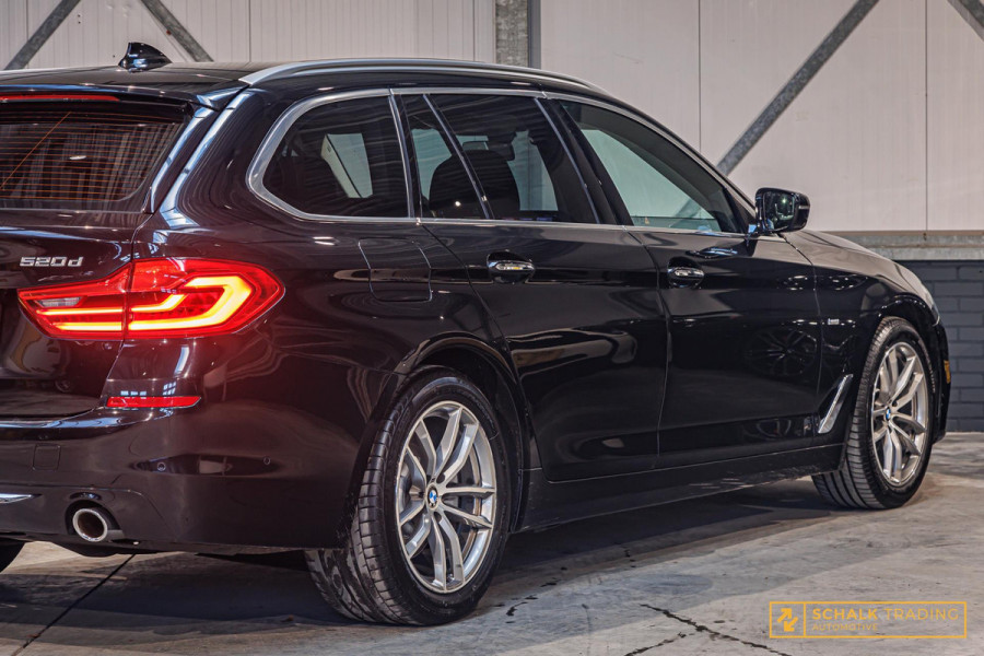 BMW 5 Serie Touring 520d High Executive|Dealer|Pano|ACC|