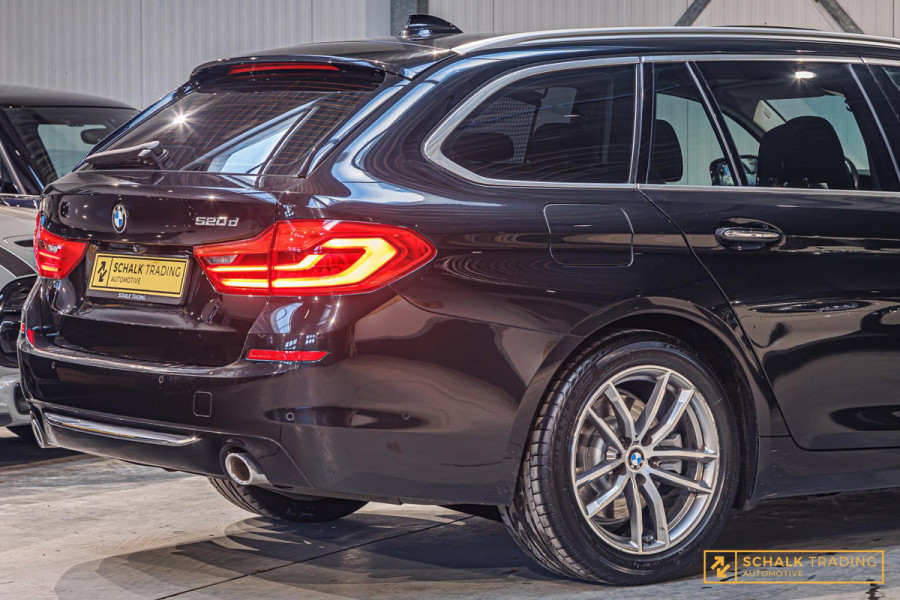 BMW 5 Serie Touring 520d High Executive|Dealer|Pano|ACC|