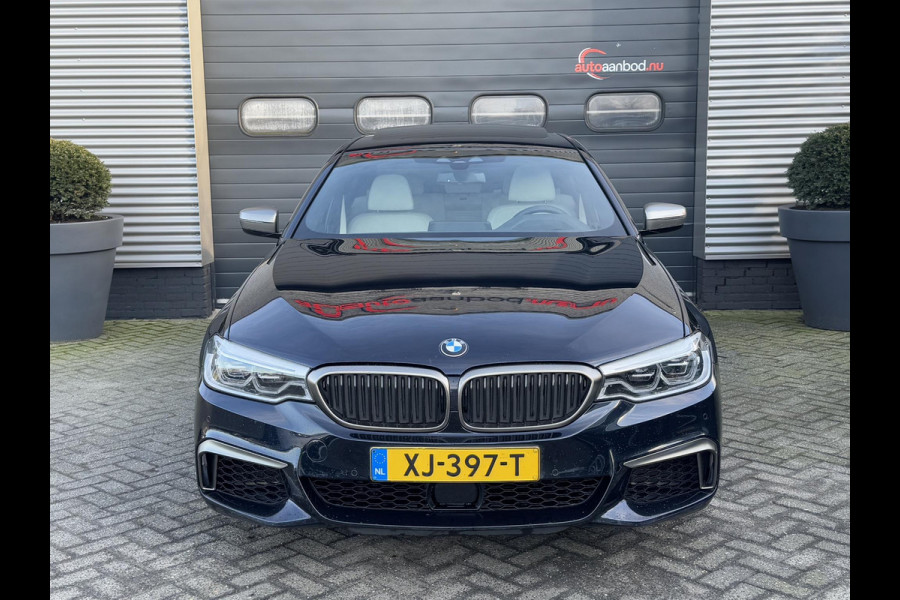 BMW 5 Serie M550i xDrive High Executive | Panoramadak | Head-Up Display | Harmon Kardon | Camera | Stoel Ventilatie/Verwarming |