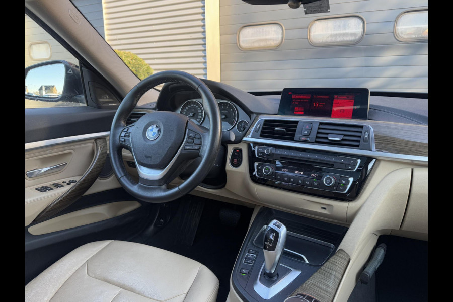 BMW 3-serie Gran Turismo 320i High Executive | Panoramadak | Camera | DAB | Harmon Kardon | Lederen Bekleding | Lane Assist |