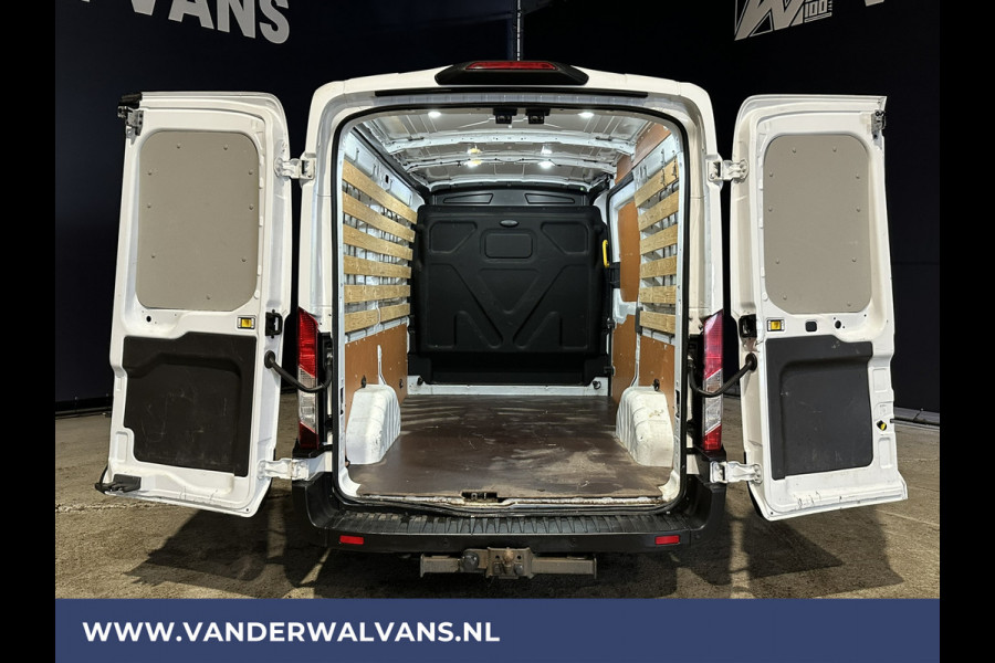 Ford Transit 2.0 TDCI L2H2 Euro6 Airco | Cruisecontrol | 2450kg Trekhaak | Verwarmde voorruit | Parkeersensoren Bijrijdersbank