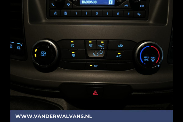 Ford Transit 2.0 TDCI L2H2 Euro6 Airco | Cruisecontrol | 2450kg Trekhaak | Verwarmde voorruit | Parkeersensoren Bijrijdersbank