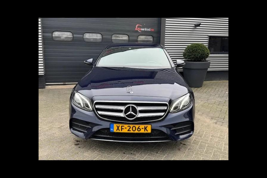 Mercedes-Benz E-Klasse 200 AMG | Sfeerverlichting | Camera | Lichtmetalen Velgen | Navigatie |