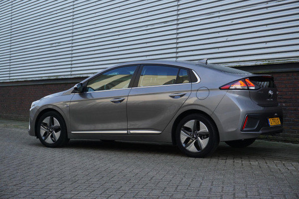 Hyundai IONIQ 1.6 GDi Hybrid Premium/Facelift/Leer/17Inch/ Geen import/Navi/1e Eigenaar/Nederlandse auto.