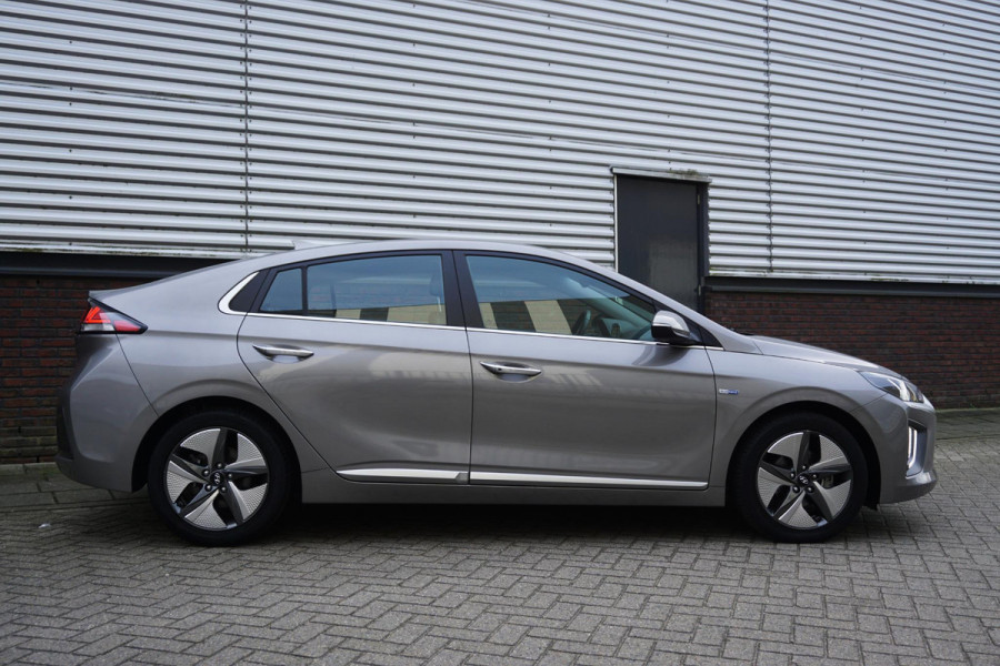 Hyundai IONIQ 1.6 GDi Hybrid Premium/Facelift/Leer/17Inch/ Geen import/Navi/1e Eigenaar/Nederlandse auto.