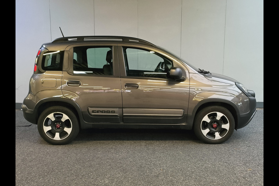 Fiat Panda 1.0 Hybrid City Cross uit 2020 Rijklaar +12 maanden Bovag-garantie Henk Jongen Auto's in Helmond,  al 50 jaar service zoals 't hoort!