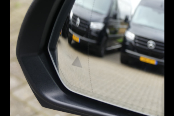 Mercedes-Benz V-Klasse 300d Extra Lang Dubbel Cabine AMG Pakket Luchtvering/Trekhaak