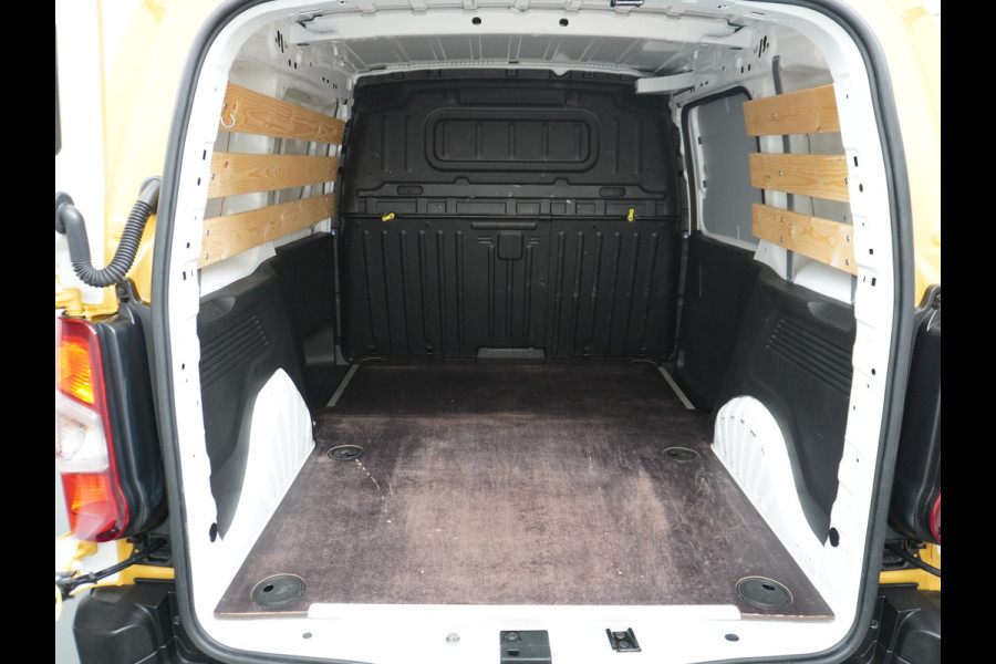 Opel Combo 1.5D L1H1 Edition 13x Op voorraad! 3-Persoons Airco Cruise Control Bluetooth Elektr.ramen Elektr.spiegels+Verwarmd Centr.Vergr+a Schuifdeur Betonplex vloer Lat om Lat betimmering Super Nette Combo!