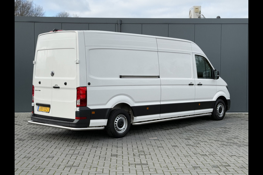 Volkswagen Crafter 35 2.0 TDI 141 PK HIGHLINE+ / L4H3 / 1e EIG. / NETTE BUS / AIRCO / CRUISE / NAVI / CAMERA / 3-ZITS