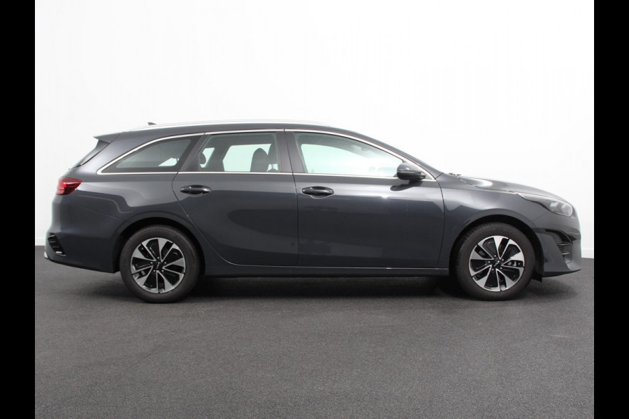 Kia Ceed Sportswagon 1.6 GDI PHEV DynamicLine | Achteruitrijcamera | Stuurverwarming | Stoel verwarming | Climate control | LED | Keyless start/ entry | Parkeersensoren achter | Adaptieve cruise control | Lane assist