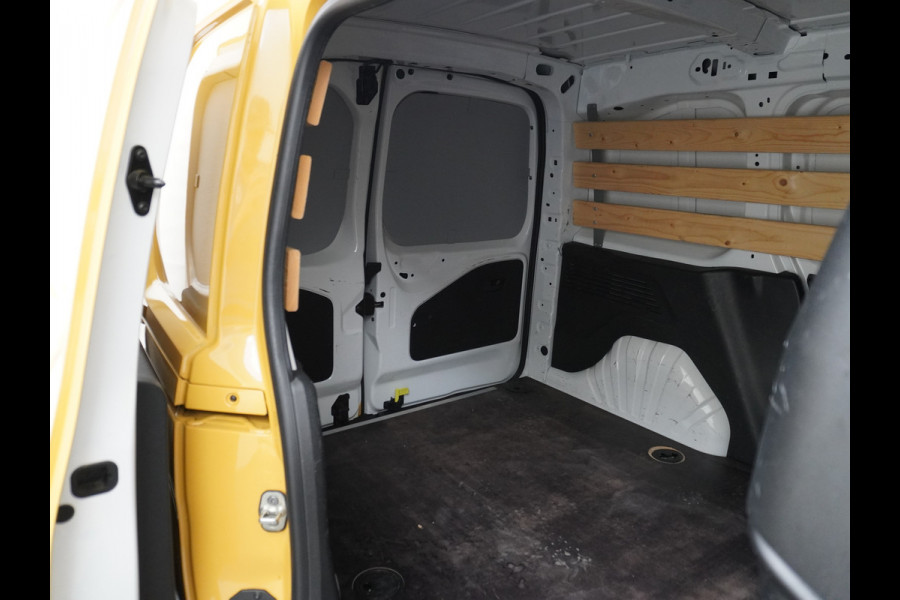 Opel Combo 1.5D L1H1 Edition 13x Op voorraad! 3-Pers. Multimedia-v.b. Geregelde-Airco Cruise Control Bluetooth Elektr.ramen Elektr.spiegels Schuifdeur Betonplex vloer Lat om Lat betimmering Super Nette Combo! 1230kg trekvermogen Super nette Combo!