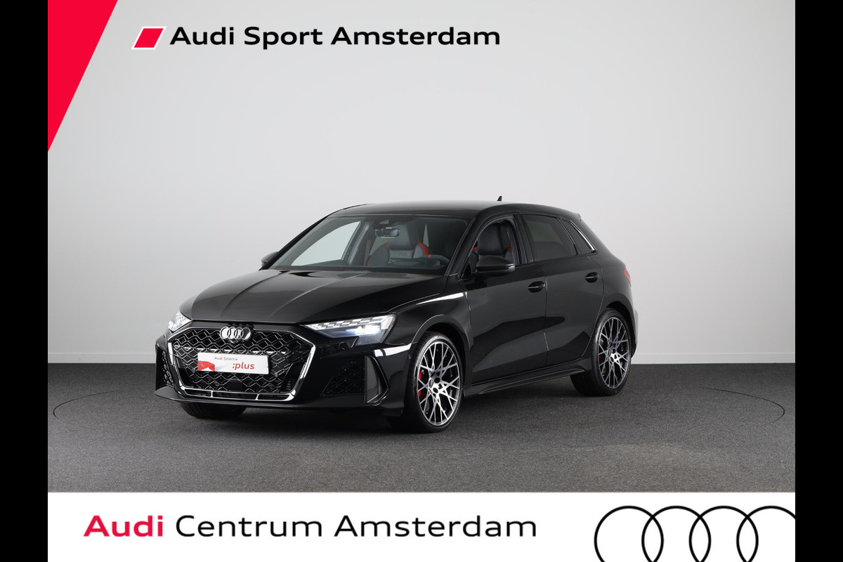 Audi RS3 Sportback 2.5 TFSI RS 3 quattro Panoramadak, RS-sportuitlaatsysteem, comfortpakket Pro, topsnelheid 280 km/h