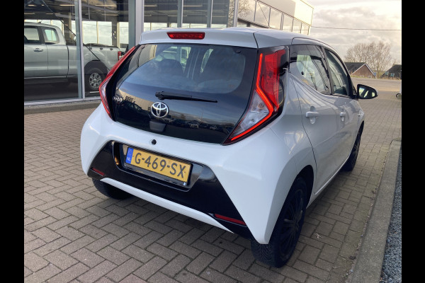 Toyota Aygo 1.0 VVT-i X-Play 5-drs. NAVI/CAMERA/CARPLAY/LIMITER/AIRCO