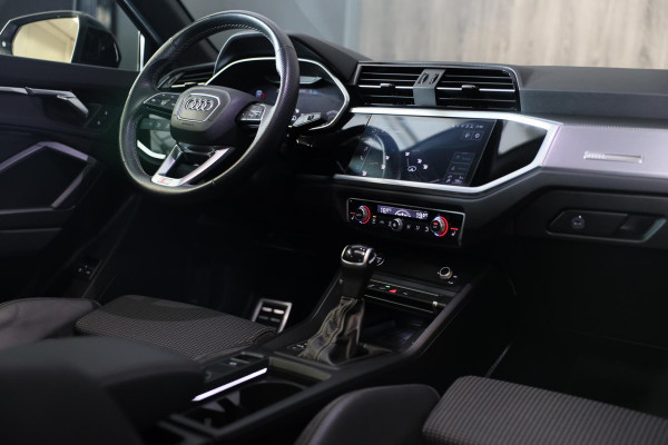 Audi Q3 Sportback 45 TFSI e S Line / 21 Inch / AUT / Acc / Lane Assist / Camera / Dode Hoek / Open Panoramadak / Matrix