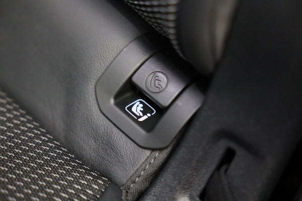 Audi Q3 Sportback 45 TFSI e S Line / 21 Inch / AUT / Acc / Lane Assist / Camera / Dode Hoek / Open Panoramadak / Matrix