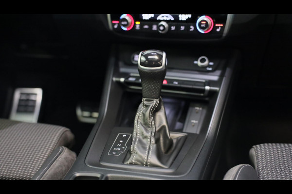 Audi Q3 Sportback 45 TFSI e S Line / 21 Inch / AUT / Acc / Lane Assist / Camera / Dode Hoek / Open Panoramadak / Matrix
