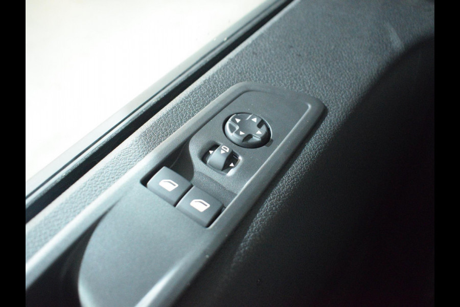 Peugeot Expert L2 120PK | CAMERA + SENSOREN | CARPLAY | NAVIGATIE | DIRECT LEVERBAAR !