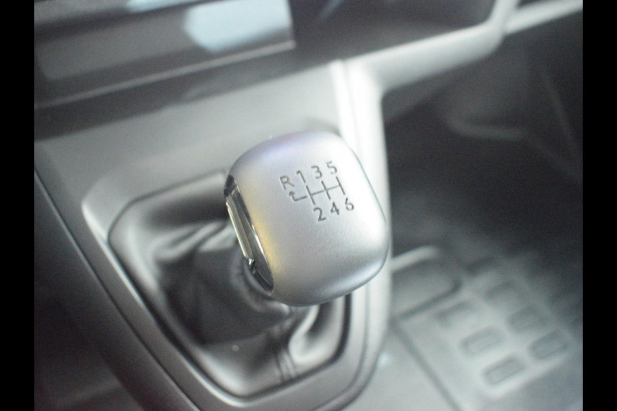 Peugeot Expert L2 120PK | CAMERA + SENSOREN | CARPLAY | NAVIGATIE | DIRECT LEVERBAAR !